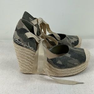 Soda Espadrille Wedge Sandal Womens Size 7 Camo Green Lace Up 4.5" Heel Boho